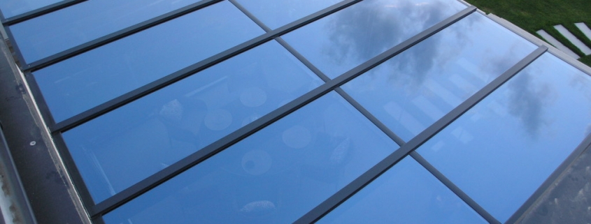 ÜVEGAJTÓ – ÜRÖM