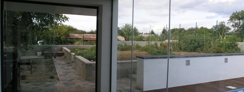 ÜVEGAJTÓ – LÉVA